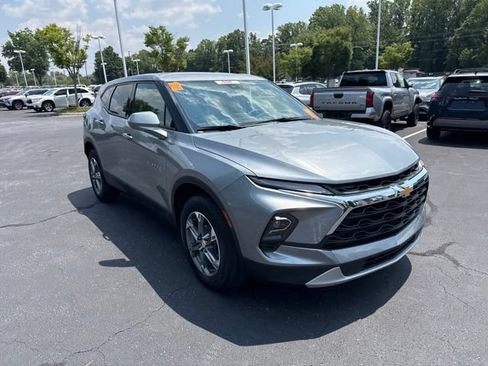 Used 2025 Chevrolet Blazer LT AWD/4WD image 4