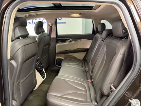 Used 2019 Lincoln Nautilus Reserve AWD/4WD image 30