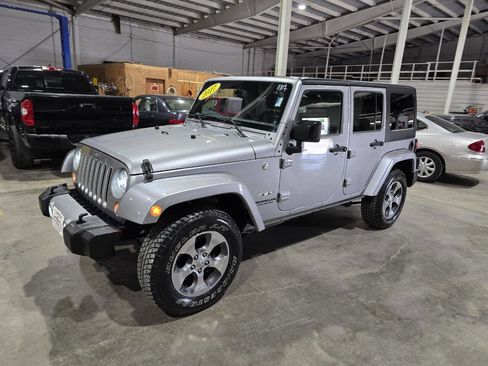 Used 2017 Jeep Wrangler Unlimited Sahara w/ Connectivity Group image 2