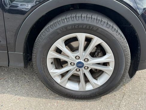 Used 2019 Ford Escape SE FWD image 12
