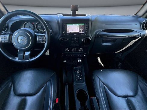 Used 2017 Jeep Wrangler Unlimited Sahara AWD/4WD image 7