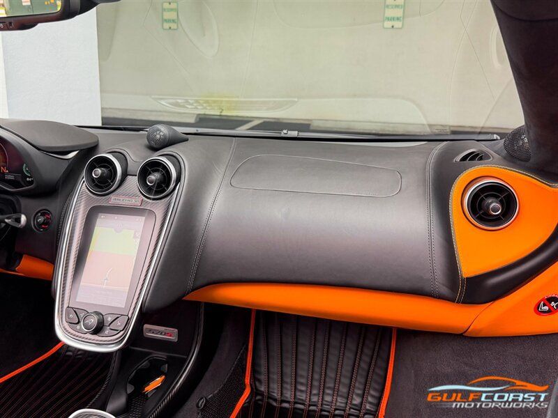 Used 2018 McLaren 570S Spider RWD image 31