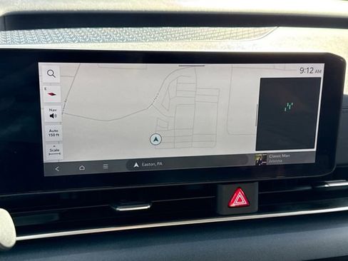 Used 2025 Kia Carnival EX image 24