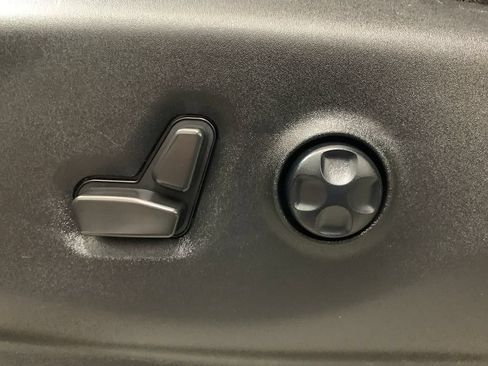 Used 2022 Chrysler Pacifica Touring-L FWD image 5