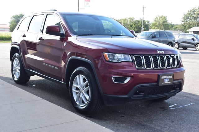Used 2017 Jeep Grand Cherokee Laredo w/ Quick Order Package 23E AWD/4WD image 12