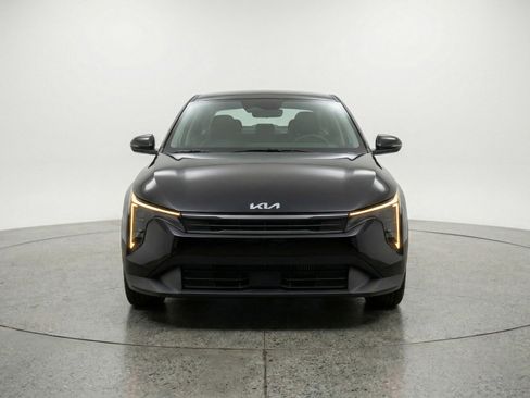 Used 2025 Kia K4 LXS image 2