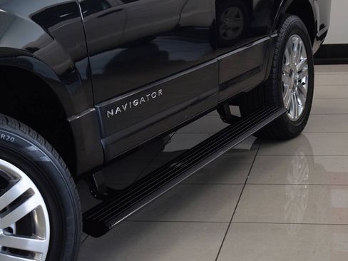 Used 2014 Lincoln Navigator 2WD image 23