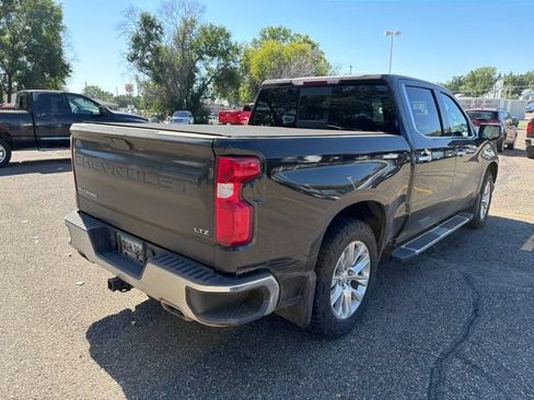 Used 2019 Chevrolet Silverado 1500 LTZ w/ LTZ Convenience Package AWD/4WD image 8