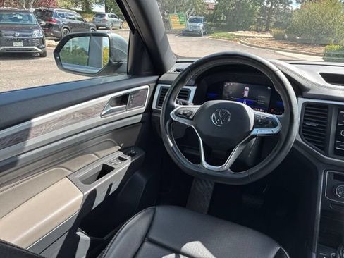 Used 2022 Volkswagen Atlas Cross Sport SE AWD/4WD image 16