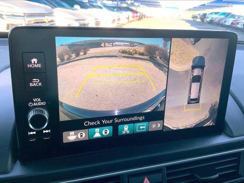 Used 2025 Honda Pilot Black Edition image 27