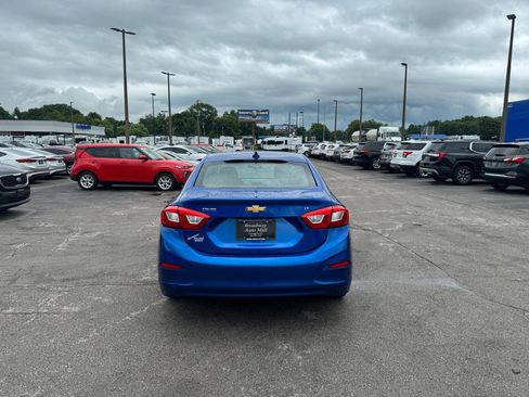 Used 2016 Chevrolet Cruze LT FWD image 4