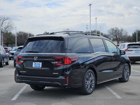 New 2026 Honda Odyssey Touring image 5