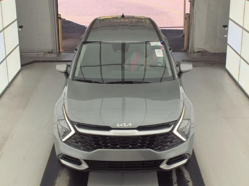 Used 2023 Kia Sportage LX image 4