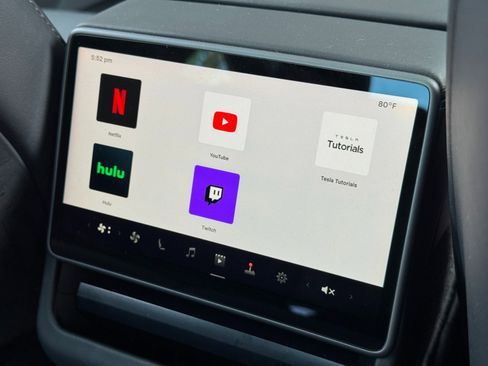 Used 2024 Tesla Model 3 image 39