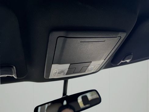 Used 2018 Ford Explorer XLT w/ Equipment Group 202A AWD/4WD image 15