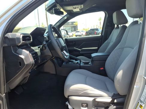 Certified 2025 Toyota Tacoma SR5 AWD/4WD image 15