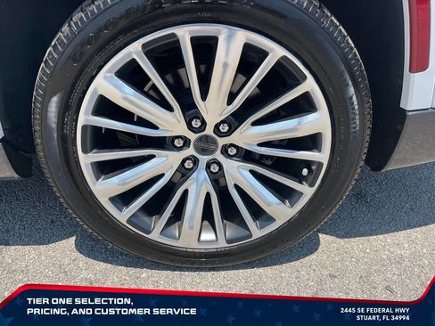 Used 2022 Jeep Grand Wagoneer Series III AWD/4WD image 9