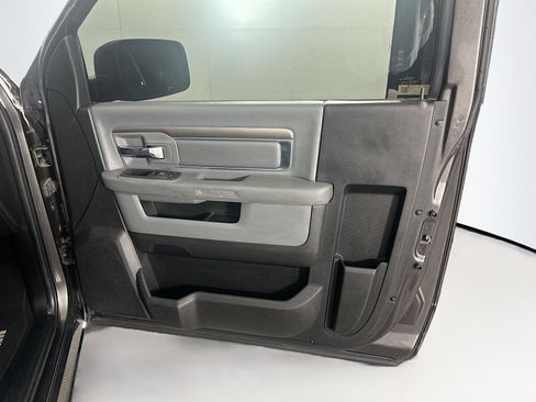 Used 2017 RAM 1500 Express image 25