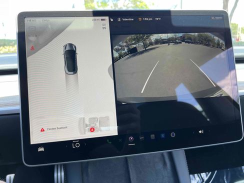 Used 2023 Tesla Model 3 Performance image 7