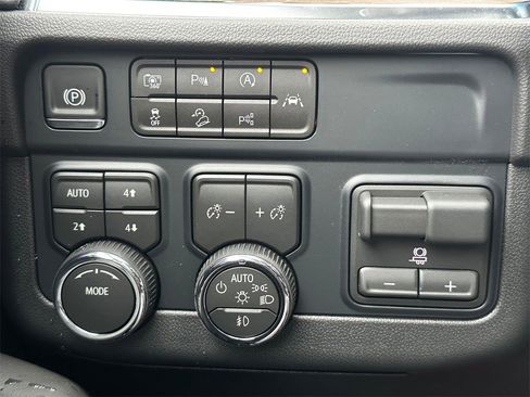 New 2026 Chevrolet Tahoe High Country w/ Sun And Tow Package image 31