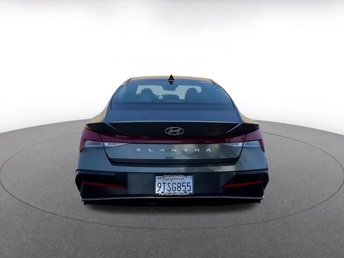 Used 2025 Hyundai Elantra SEL FWD image 12