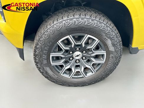 Used 2023 Chevrolet Colorado Z71 w/ Z71 Convenience Package 2 AWD/4WD image 38