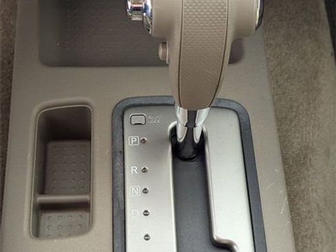 Used 2015 Nissan Frontier SV image 21