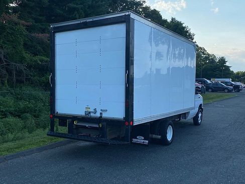 Certified 2021 Ford E-450 and Econoline 450 Super Duty w/ Power Windows & Locks Group image 7