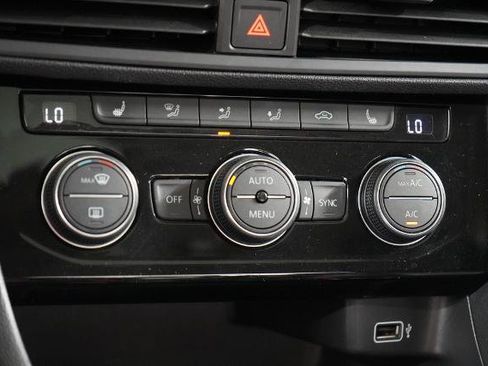 Used 2019 Volkswagen Jetta SEL FWD image 27