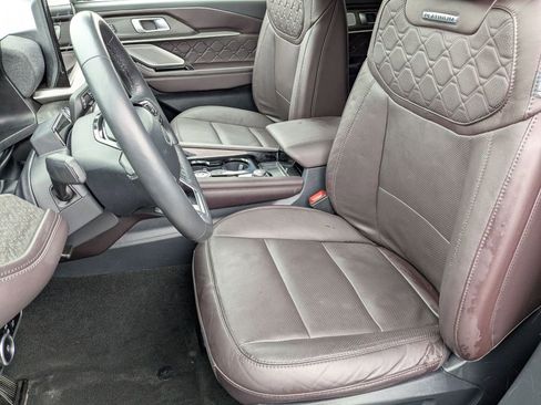 Used 2025 Ford Explorer Platinum w/ LUX Leather Package image 16