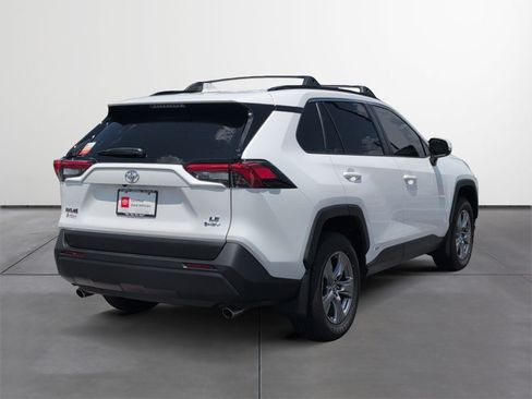 Certified 2025 Toyota RAV4 LE AWD/4WD image 5