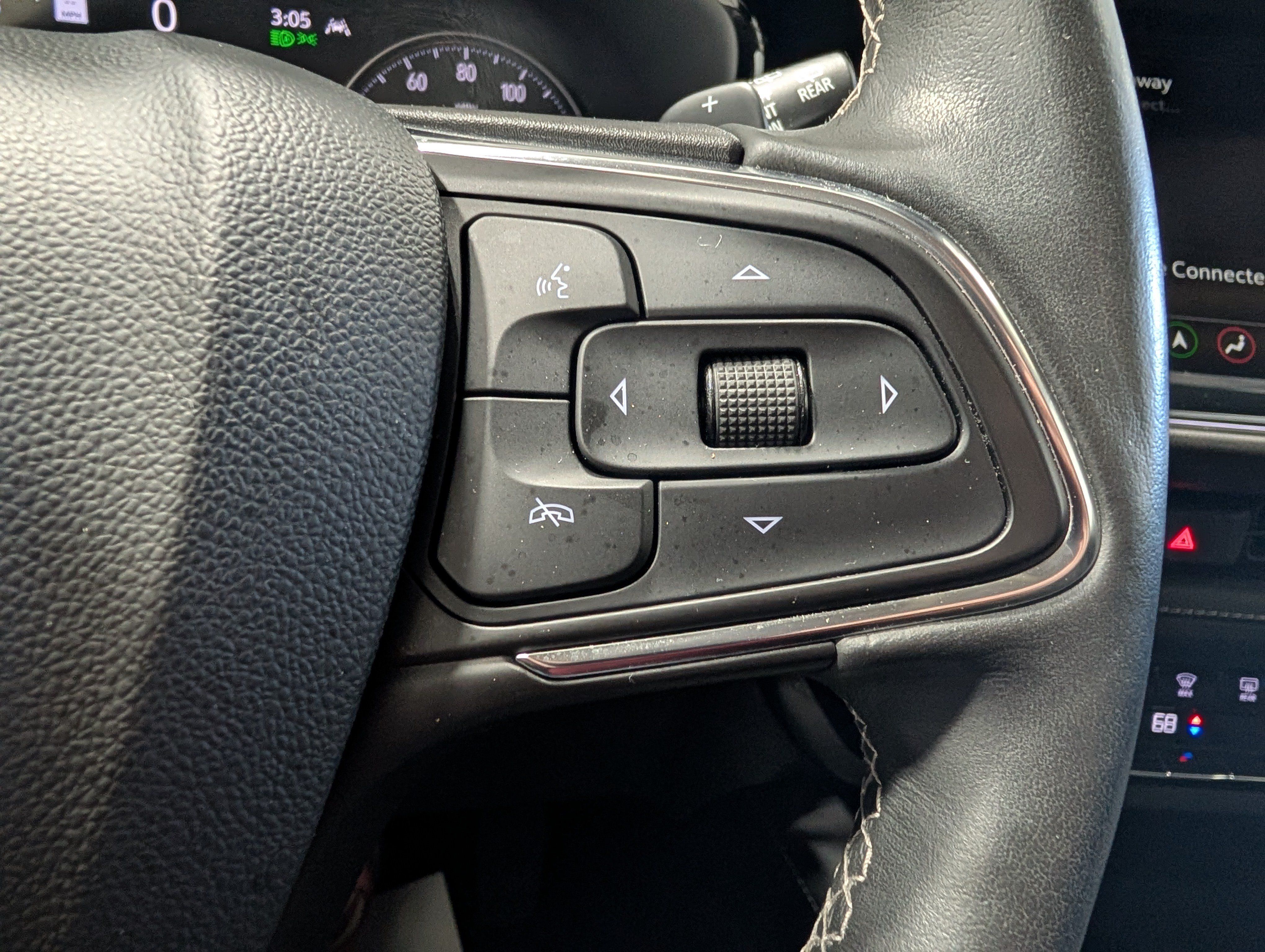 Used 2023 Buick Envision Avenir AWD/4WD image 21
