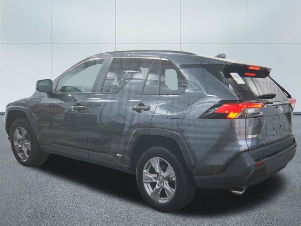 Used 2025 Toyota RAV4 XLE AWD/4WD image 5