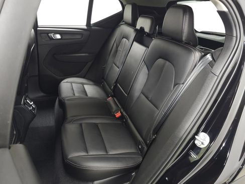 Certified 2024 Volvo XC40 B5 Core AWD/4WD image 30