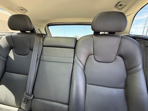 Used 2018 Volvo XC60 T6 Momentum w/ Advanced Package AWD/4WD image 15