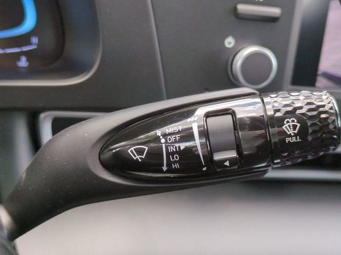 New 2025 Hyundai Elantra SE image 26