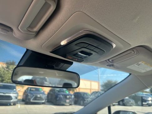 Used 2024 Toyota Corolla LE image 15