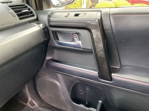 Used 2019 Toyota 4Runner TRD Off-Road Premium image 32