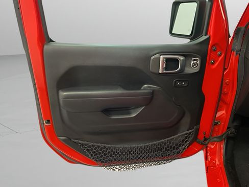 Used 2018 Jeep Wrangler Unlimited Sport S AWD/4WD image 18