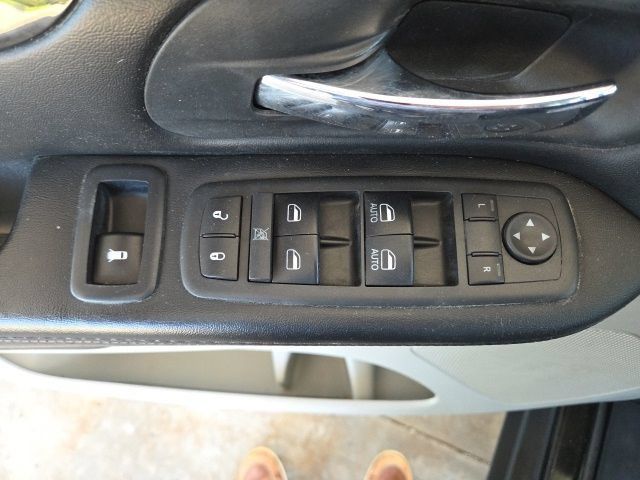 Used 2017 Dodge Grand Caravan SE w/ Power Window Group FWD image 14