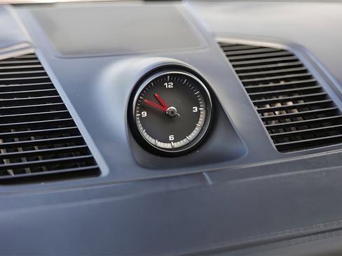 Used 2022 Porsche Cayenne Platinum Edition image 18