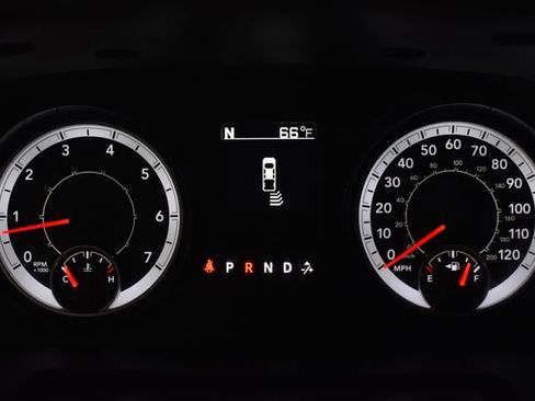 Used 2018 RAM 2500 Tradesman w/ Chrome Appearance Group image 16