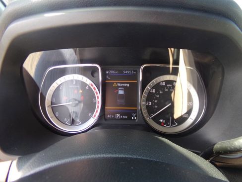 Used 2019 Nissan Titan SL image 37