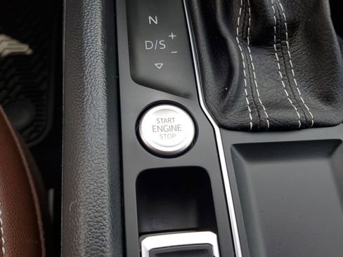 Used 2023 Volkswagen Atlas SE FWD image 24