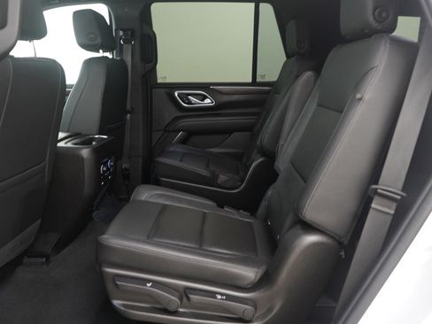 Used 2021 Chevrolet Tahoe LT w/ LT Signature Package image 19