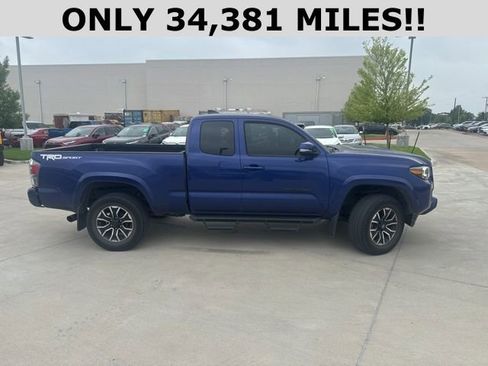 Used 2023 Toyota Tacoma TRD Sport w/ Technology Package RWD image 2