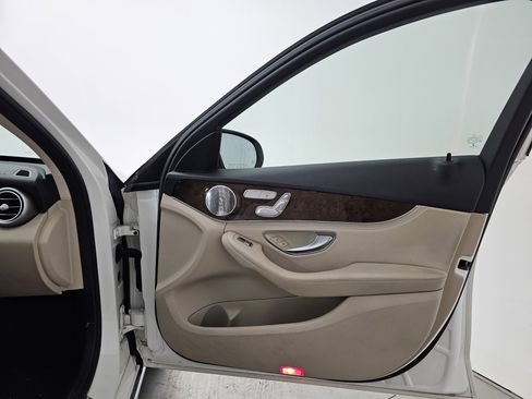 Used 2015 Mercedes-Benz C 300 Sedan image 12