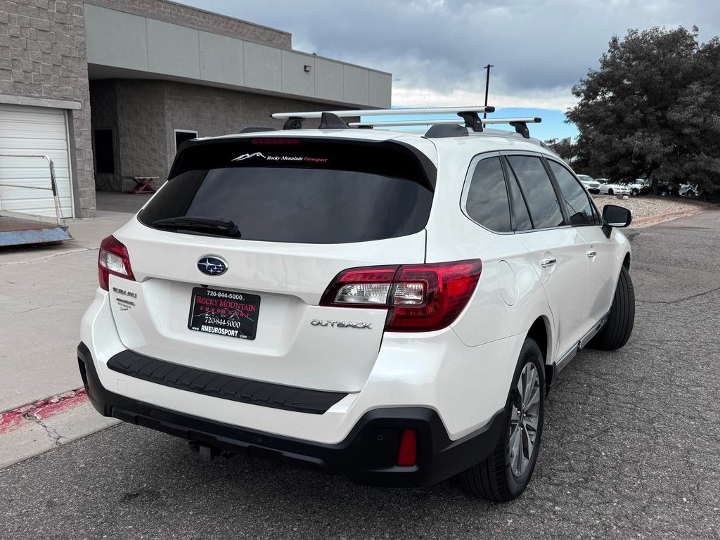 Used 2018 Subaru Outback 2.5i Touring w/ Popular Package #3 AWD/4WD image 8