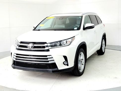 Used 2019 Toyota Highlander Limited AWD/4WD image 2
