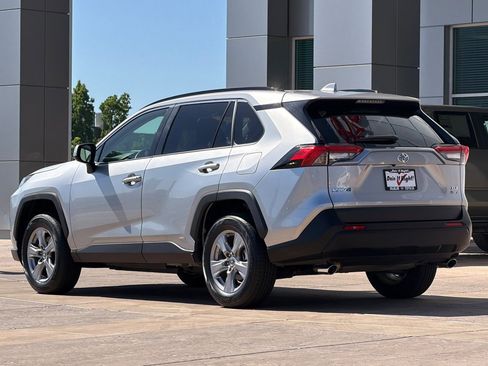 Used 2025 Toyota RAV4 XLE AWD/4WD image 6